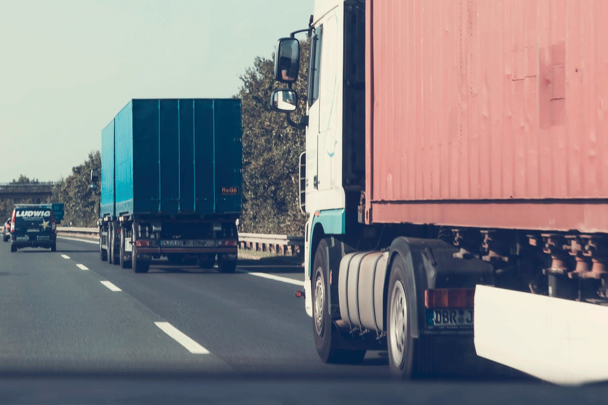 Restricciones en las carreteras a vehículos  de más de 7.500 kg